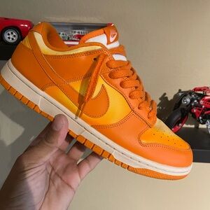 Nike SB Low Orange Sneakers
